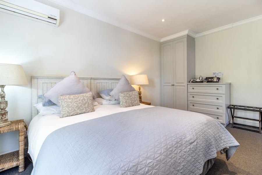 To Let 5 Bedroom Property for Rent in Franschhoek Western Cape